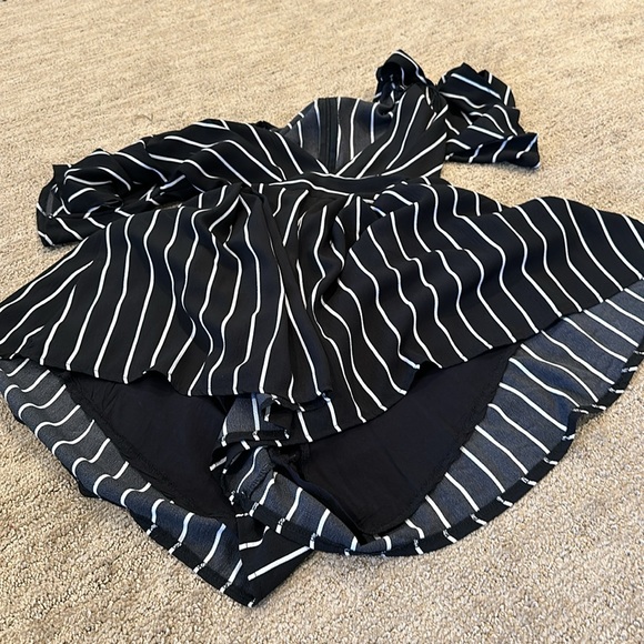 WHOIAM Black and White Romper - Picture 6 of 7